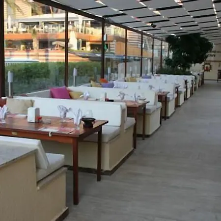 Otel Albano 3*