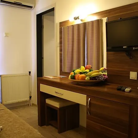 Albano Otel 3*